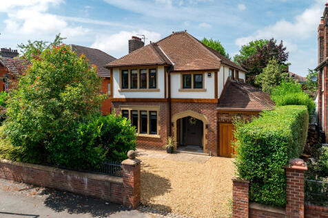 Hollinhurst Avenue, Penwortham