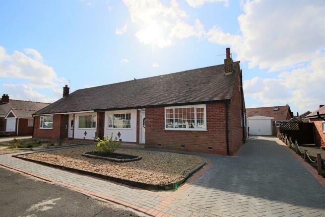 2 bedroom semi-detached bungalow for sale in Marl Avenue, Penwortham , PR1