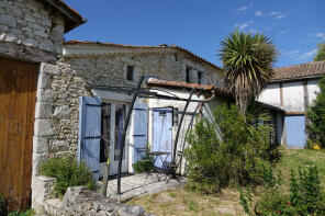 Photo of In the wine district of Duras (47120) a very beautiful/special location