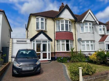 Sutherland Boulevard, Leigh-On-Sea, Essex, SS9