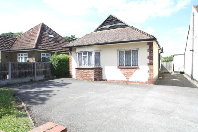 2 bedroom detached bungalow for sale in Leigh-On-Sea, Essex, SS9, SS9