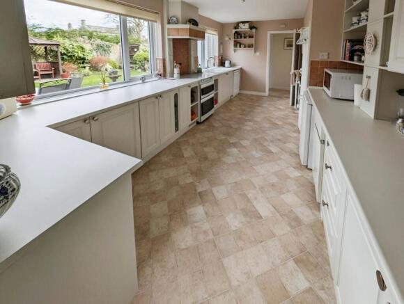2cb4d488-kitchen1.jpg