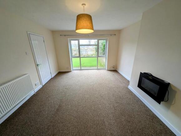 31 quedgeley lounge.jpg