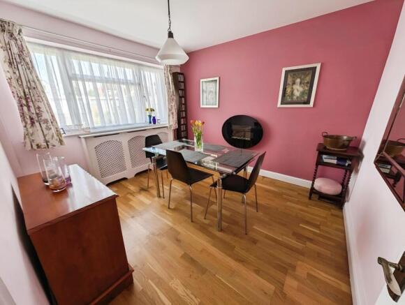4b2fd91d-dining 20room.jpg