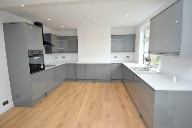 Beautifully Fitted Kitchen/Dining Room