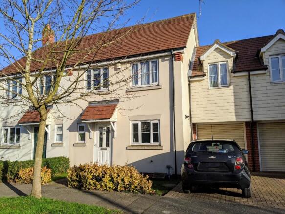 4-bedroom-house-for-sale-in-immaculate-4-bed-with-garage-bilton