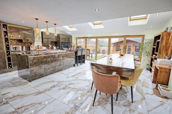 KITCHEN/DINER