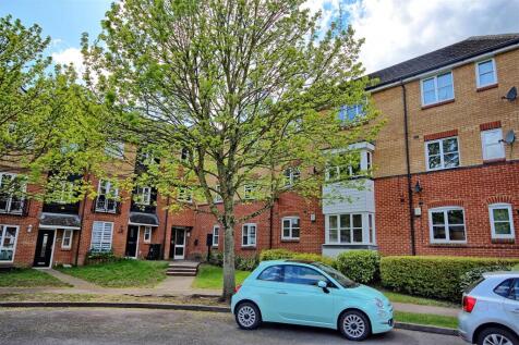 Plomer Avenue - Hoddesdon