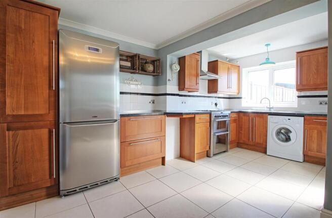 KITCHEN/BREAKFAST ROOM