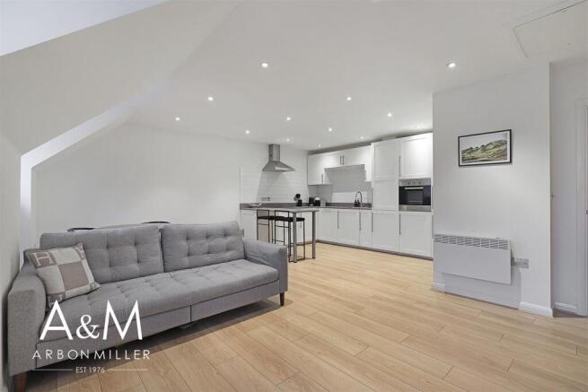 OPEN PLAN LOUNGE KITCHEN