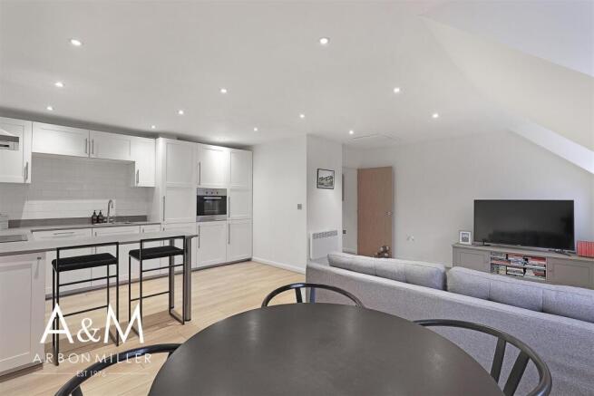 OPEN PLAN LOUNGE KITCHEN