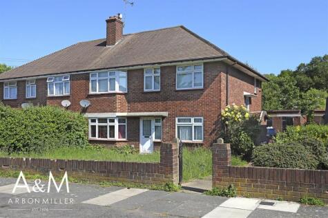 Caernarvon Drive, Clayhall