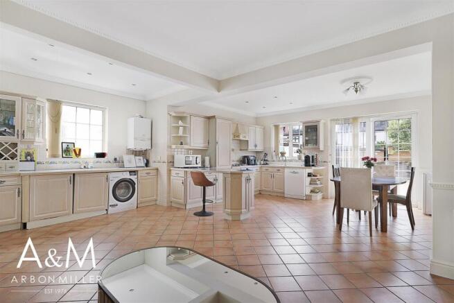 EXTENDED KITCHEN DINER