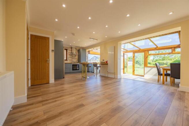 Kitchen/Lounge