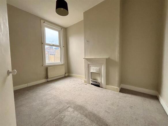 Bedroom 1.jpg