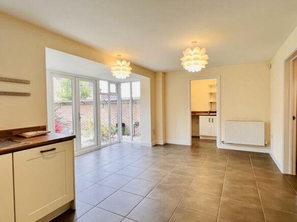 KITCHEN DINING ROOM