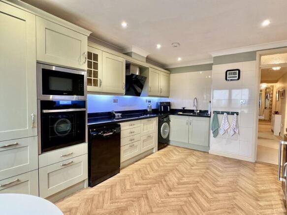 Kitchen Breakfast Room