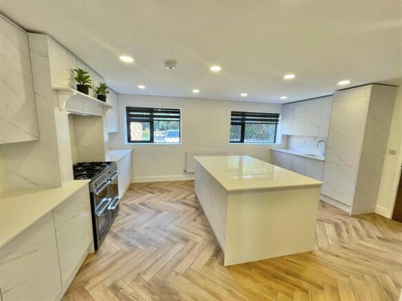 Kitchen Shot 4.jpg