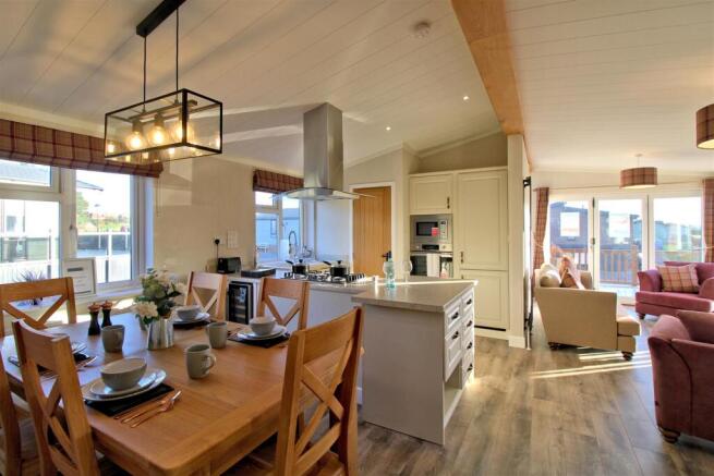 Kitchen Dining area