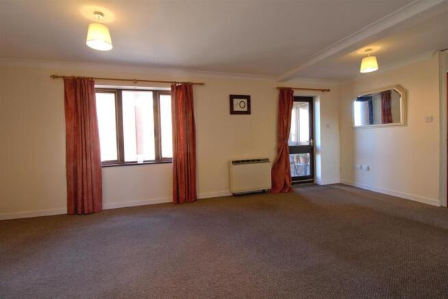Lounge/Dining area