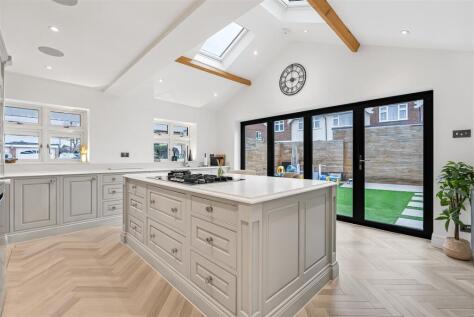 Faversham Avenue, North Chingford