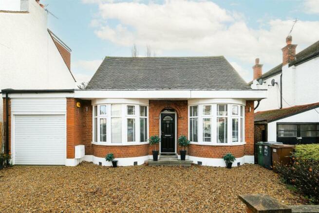 Chingford Avenue