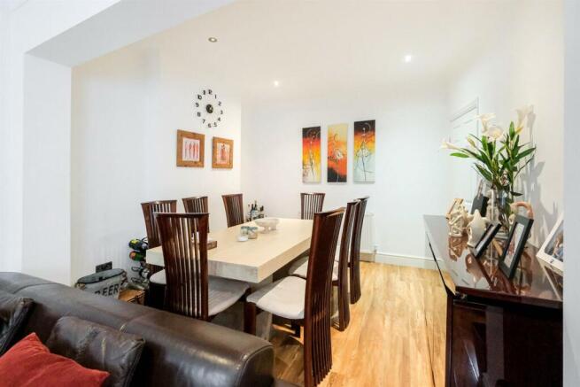 Chingford Avenue