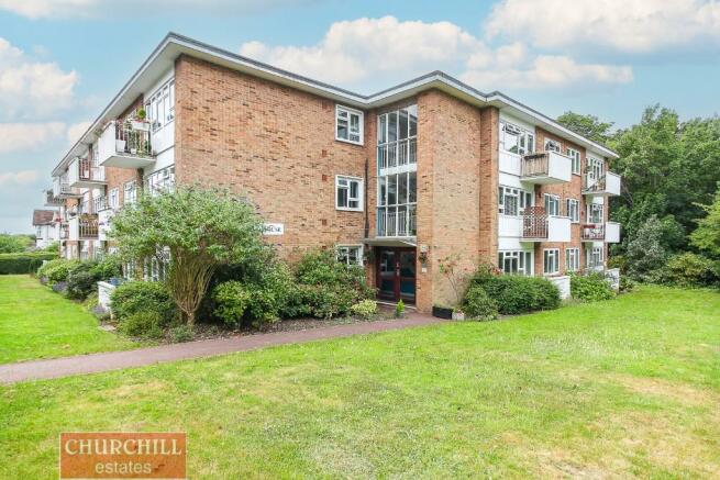 1 bedroom ground floor flat  for sale Chingford Hatch