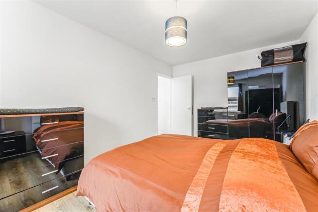 flat h 147-149 Hoe street-10.jpg