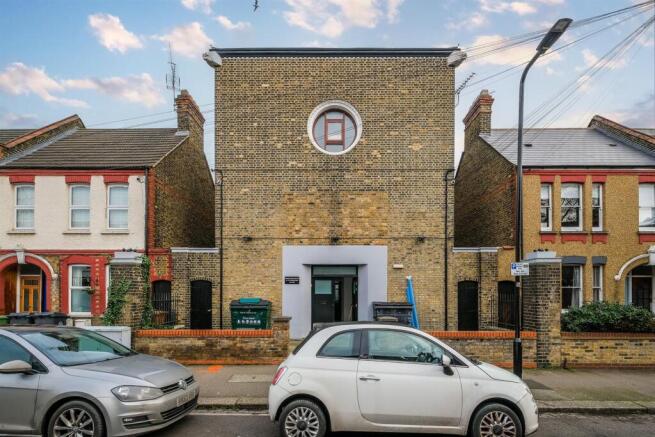1 Bloxhall Court-18_web.jpg