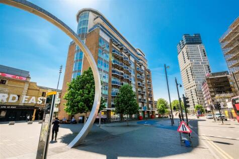 Gerry Raffles Square, Stratford