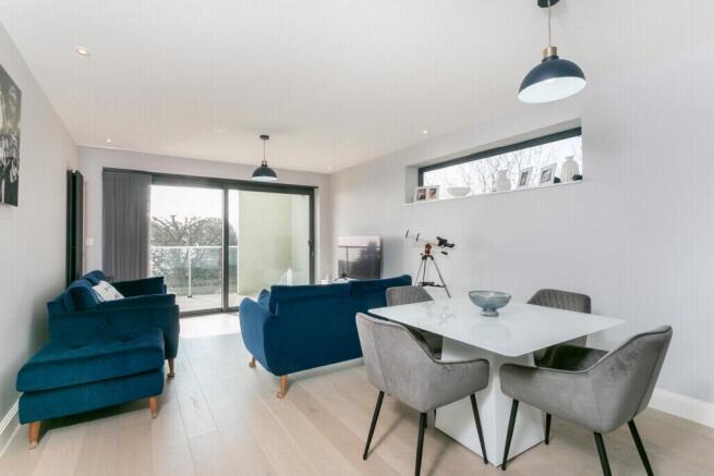 Kitchen/dining/living