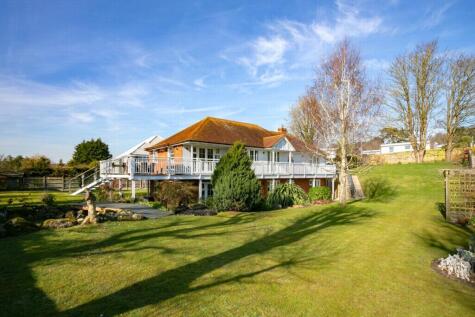 Cliff Road, Hythe, CT21