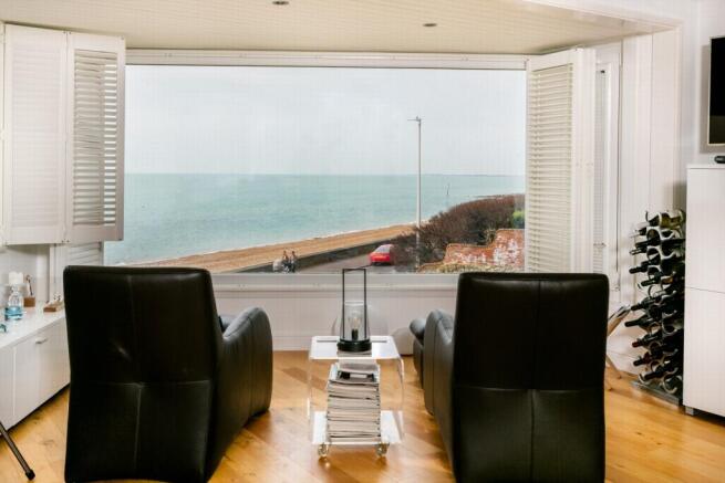 Sitting/dining rm