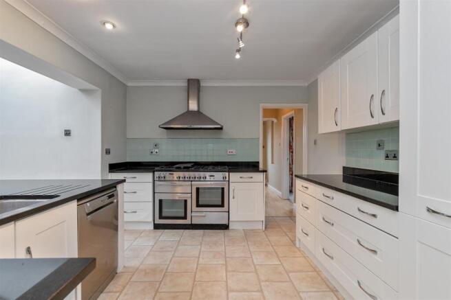 374LowerLutonRoad-18.jpg
