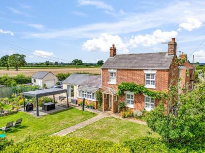 Heathfield, Alkington, Berkeley, GL13 9PL