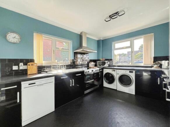 pbox-kitchen-344492.JPG