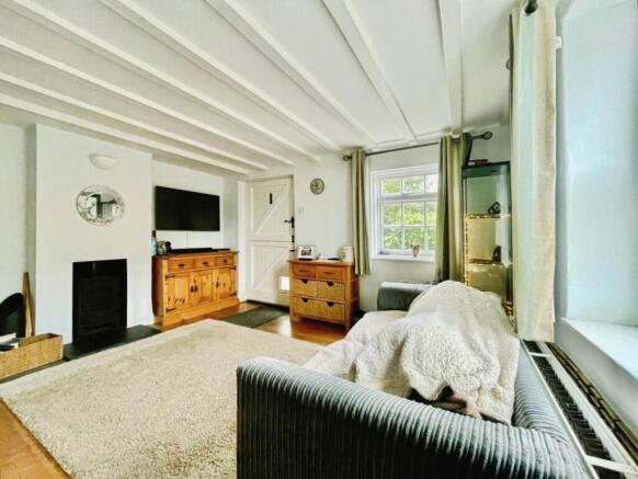 pbox-living_room-346628.JPG