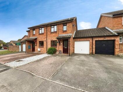 Jubilee Close, Cam, Dursley, GL11 5JQ