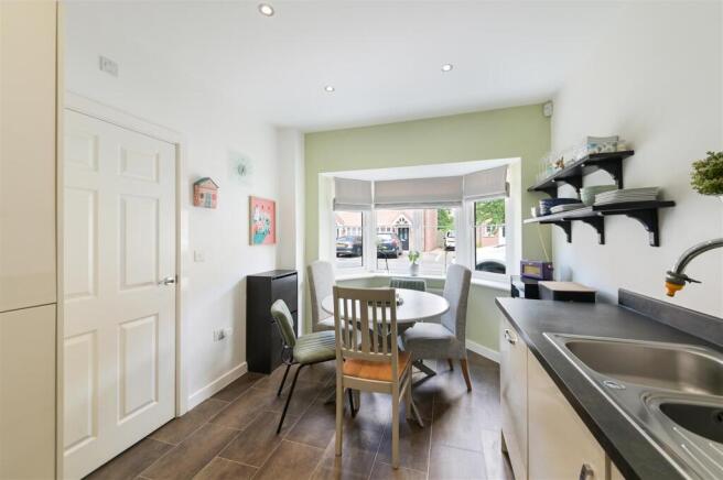 WINTER CLOSE, (7).jpg