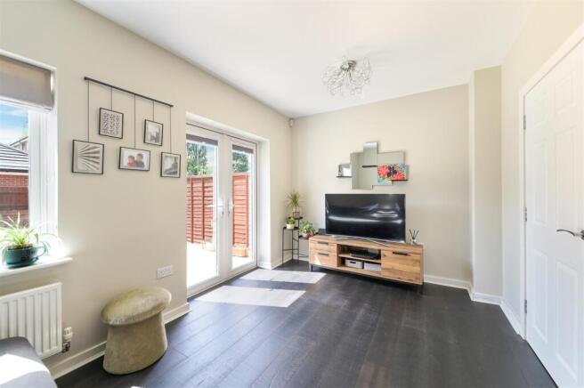 WINTER CLOSE, (12).jpg