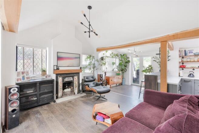 BRAMBLE WALK (11).jpg