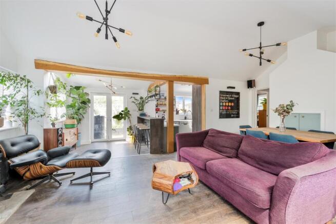 BRAMBLE WALK (10).jpg