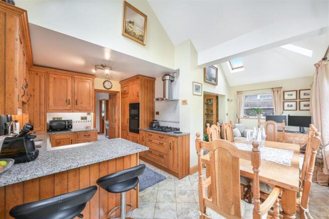 GROSVENOR ROAD (4).jpg