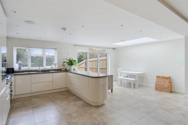 WHITEHORSE DRIVE (12).jpg