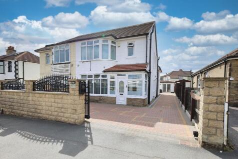 Bradford Road, Stanningley, Pudsey, West Yorkshire, LS28