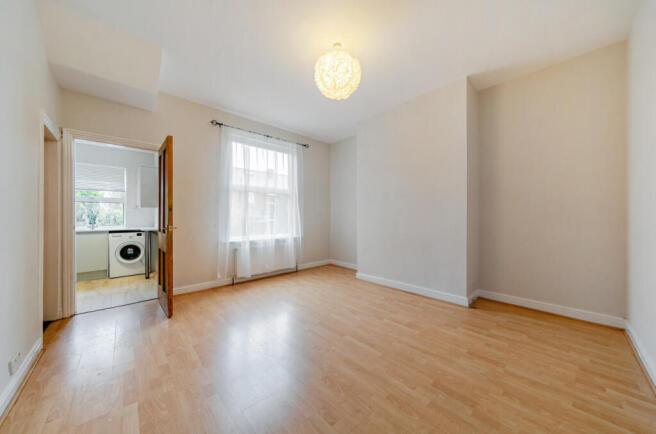 1370622-8-68f5f9c...