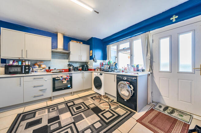 1373200-7-68ff861...