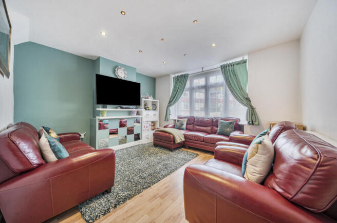 1372912-6-68fa5bb...