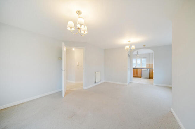 1372063-9-68f7617...